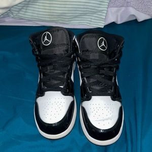 Jordan 1s black and white